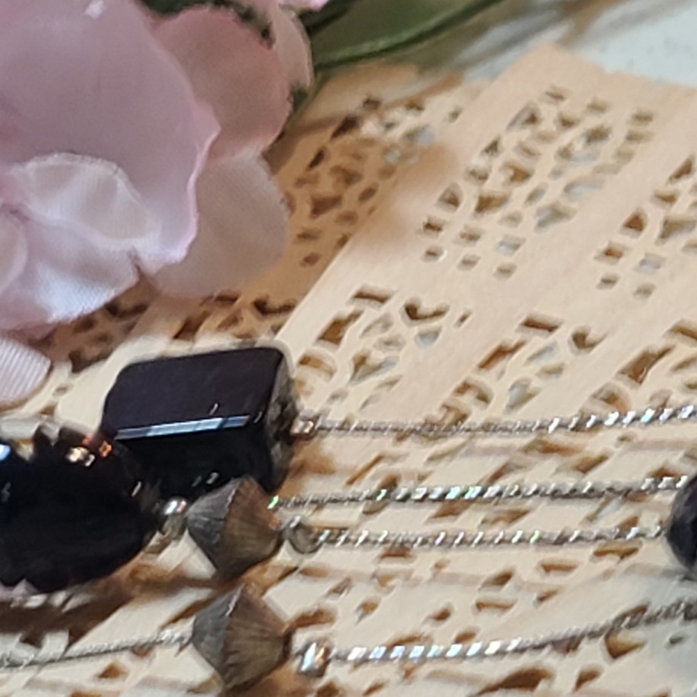 Glass BLACk Beads Necklace for sale - Picture 4 of 13